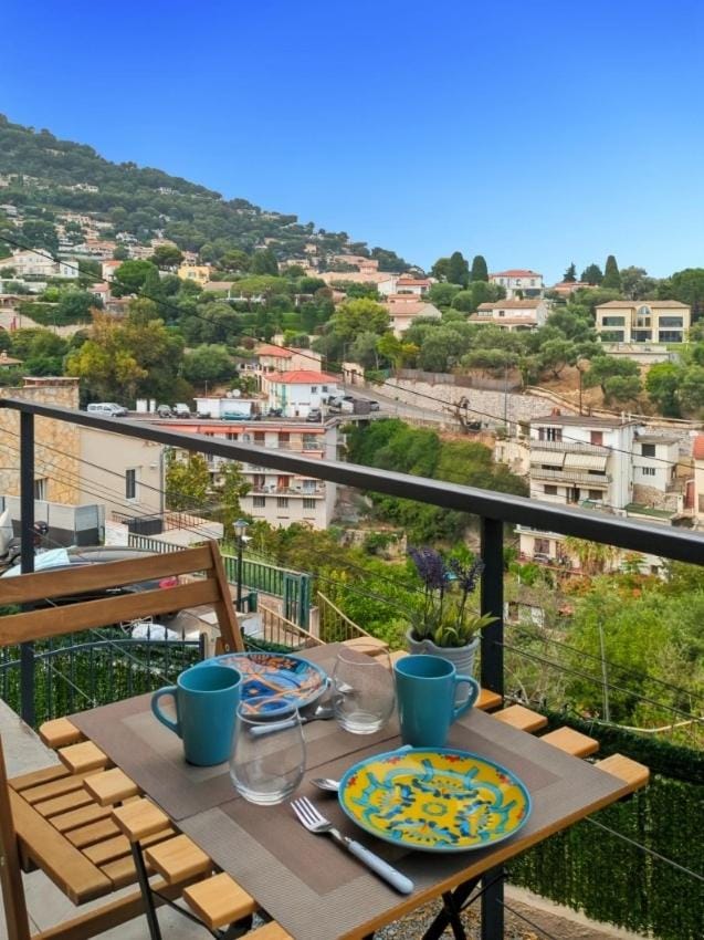 Patio, Day, Natural landscape, View (from property/room), Dining area, City view