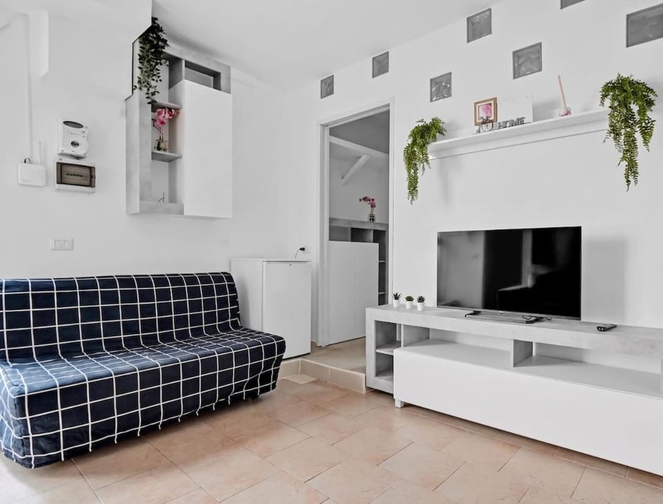 CA7 Luminoso Bilocale Moderno vicino alla stazione Apartment in Milan
