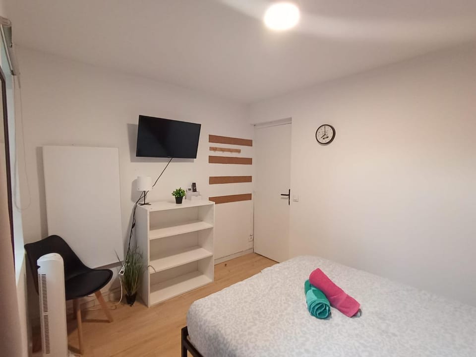 Modern Studio in Downtown Roubaix with High Speed Internet and Workspace Apartment in Hauts-de-France