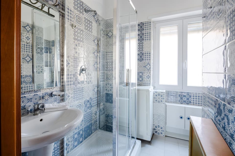 Shower, Bathroom
