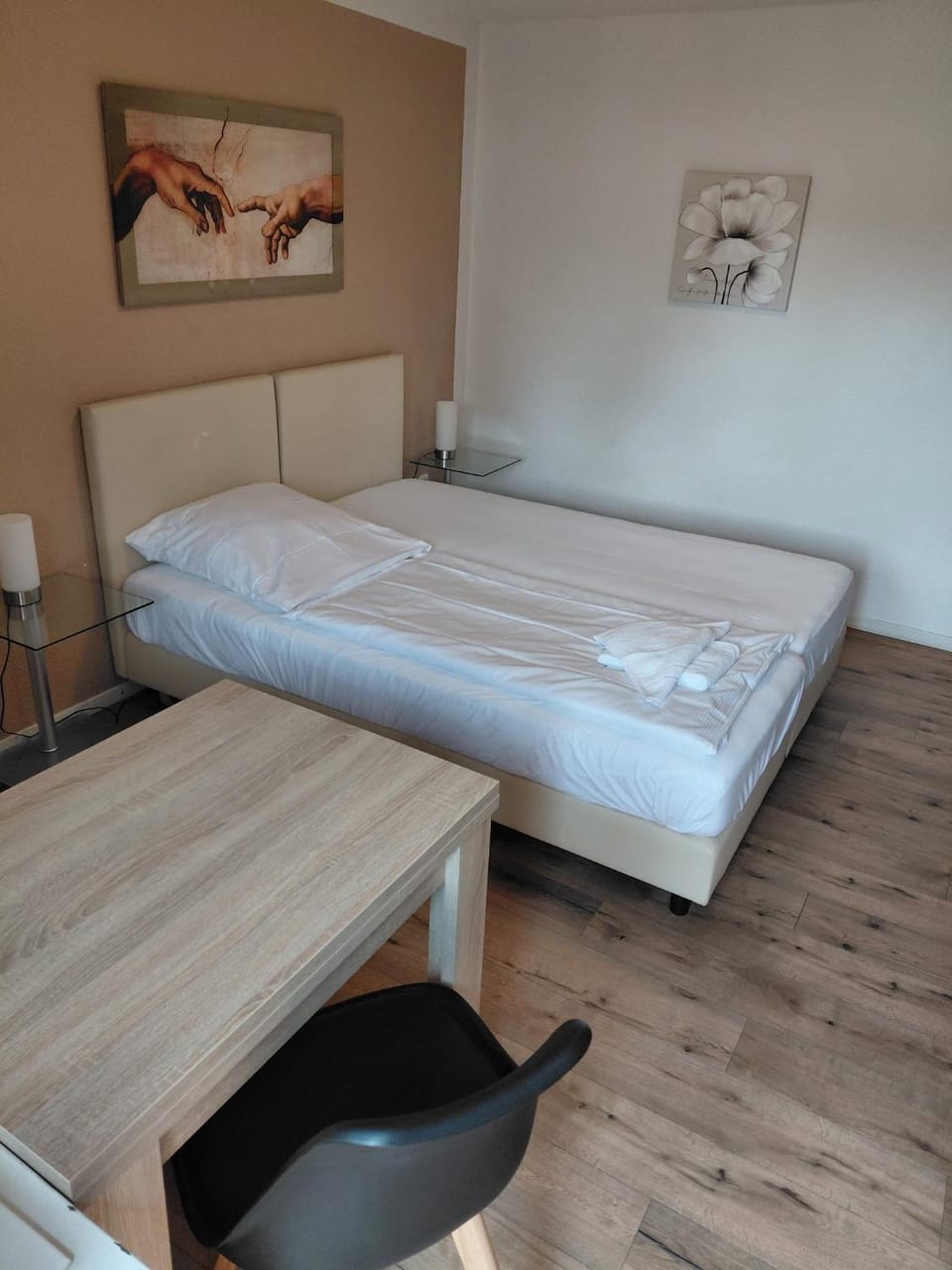 Photo of the whole room