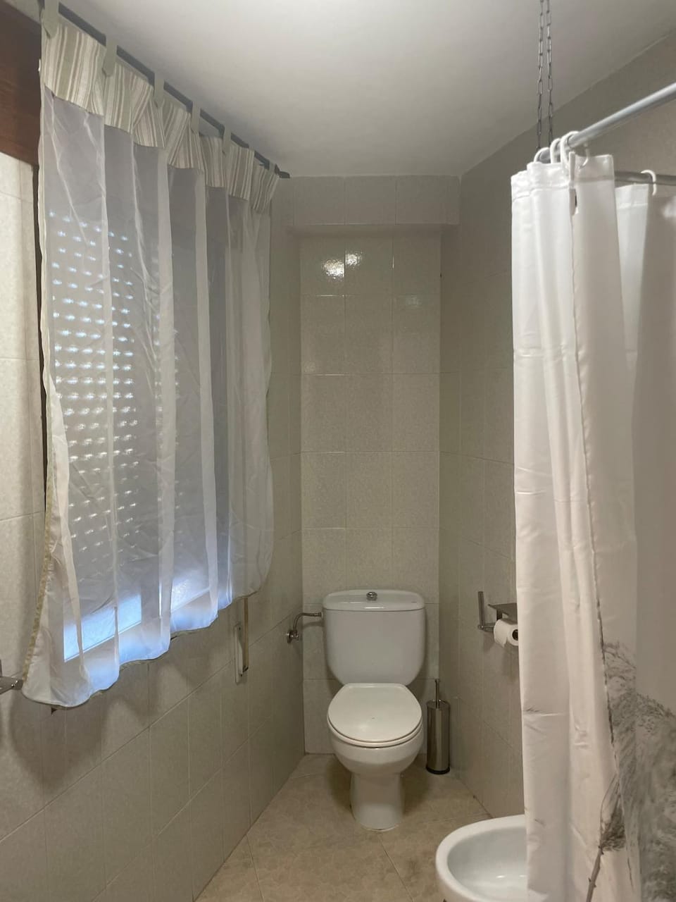 Shower, Toilet, Bathroom, bidet, towels