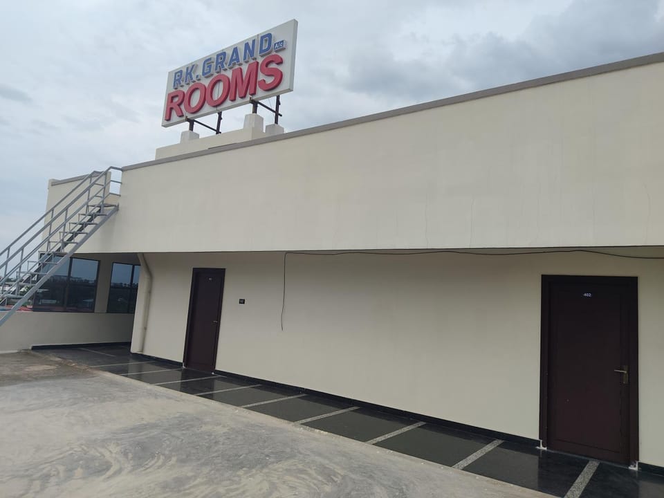 RKGRANDROOMs Hotel in Andhra Pradesh