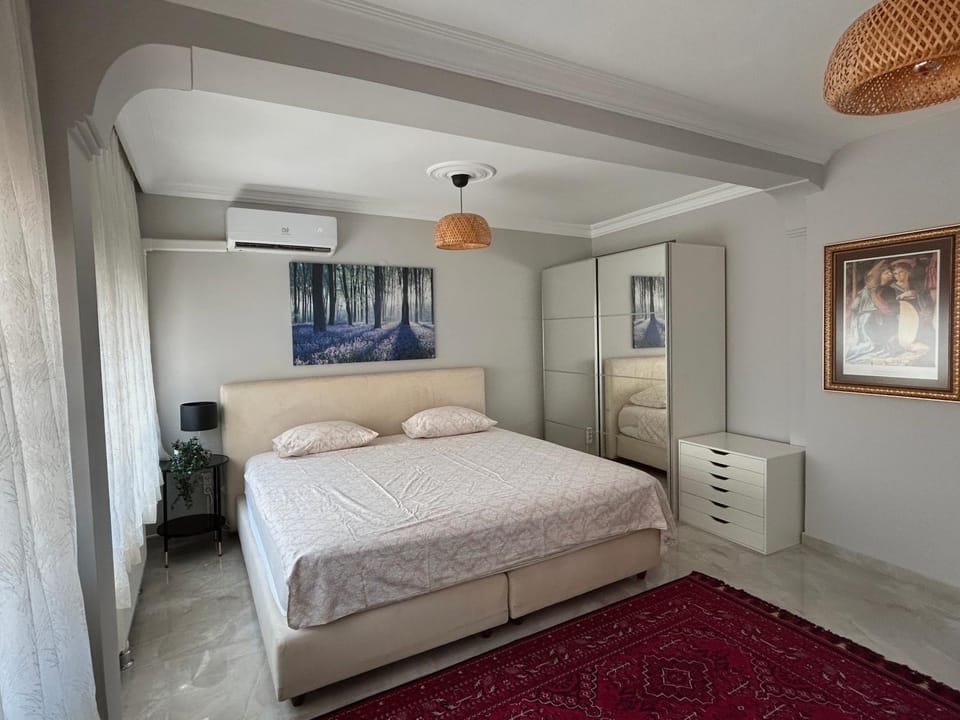 Bed, Photo of the whole room, Bedroom, wardrobe, air conditioner