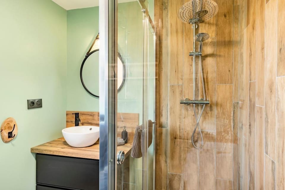 Les Tiny d'Aureilhan avec Jacuzzi privatif House in Mimizan