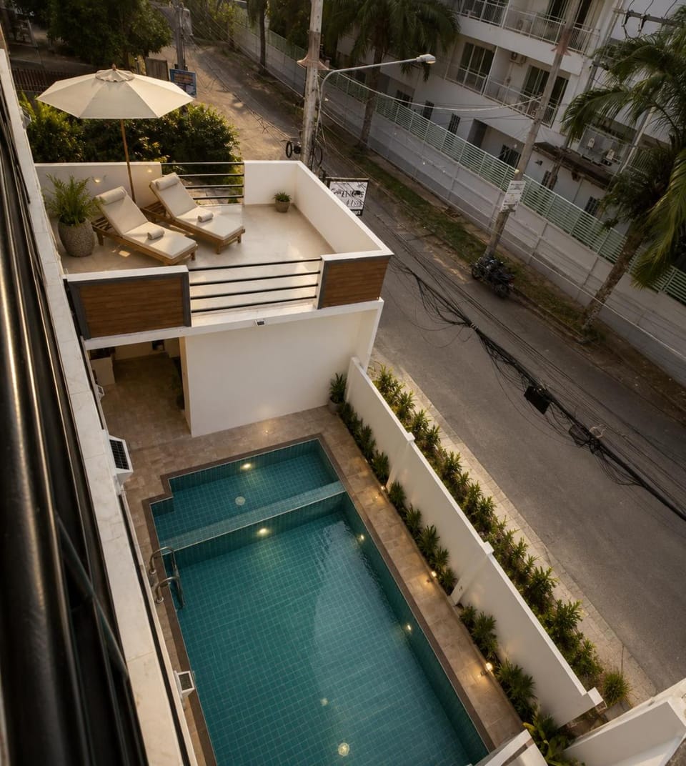 Balcony/Terrace, Pool view, Swimming pool, sunbed