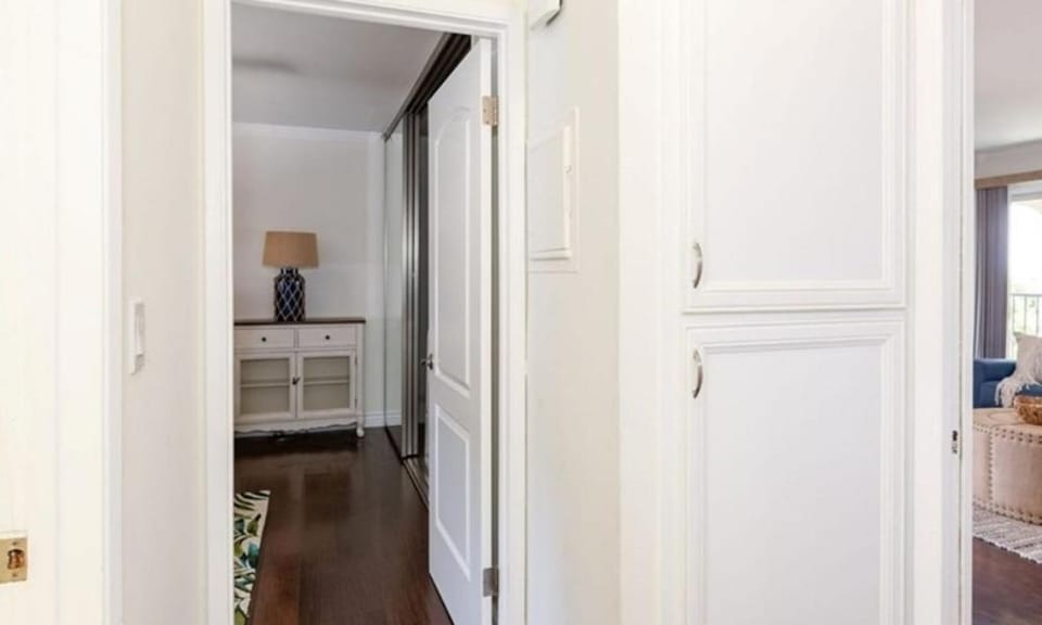 Modern 2 Bedroom Retreat Near Beach and Downtown Apartment in Manhattan Beach
