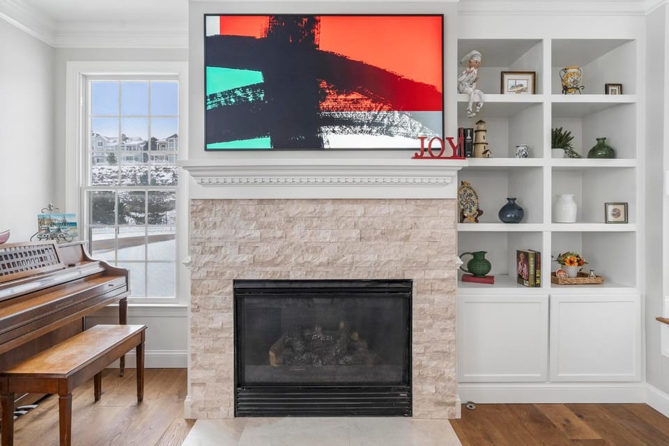 Experience luxury at Dream Weaver 47, a spacious 4-bedroom getaway in Bay Harbor, MI. House in Bay Harbor