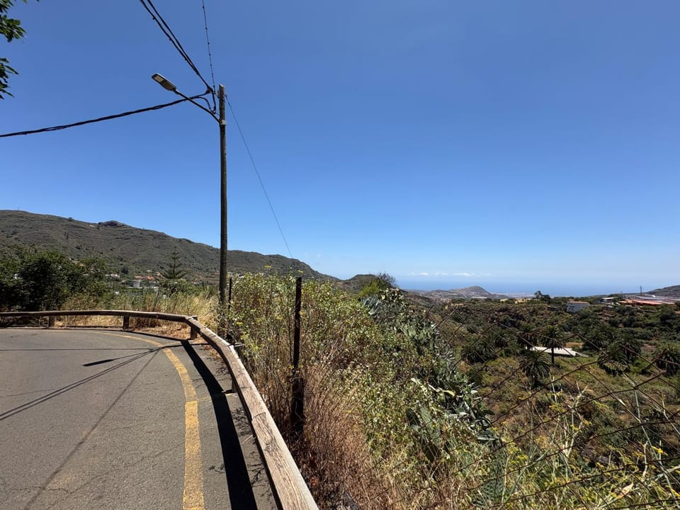 Day, Neighbourhood, Natural landscape, Mountain view