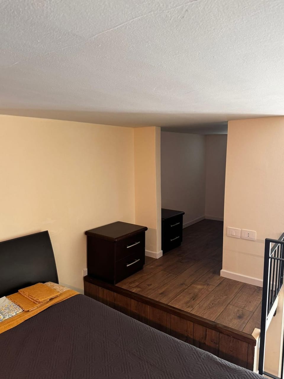 Bed, Photo of the whole room, Bedroom, storage