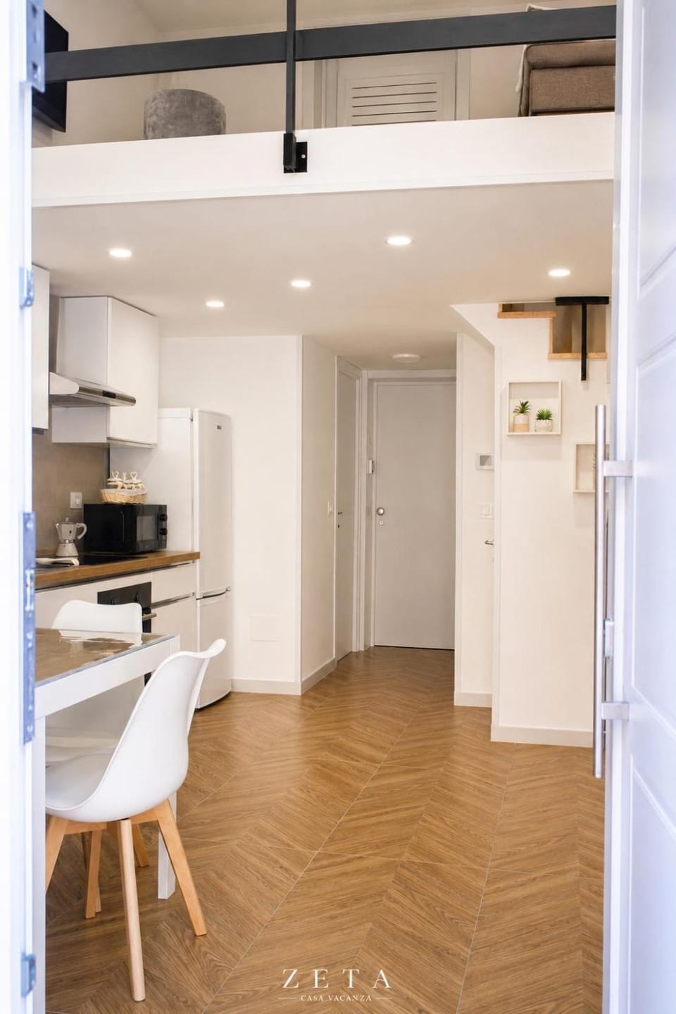 Kitchen or kitchenette, Dining area, oven, stove