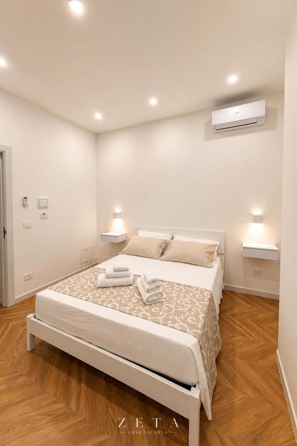 Bed, Photo of the whole room, Bedroom, towels, air conditioner