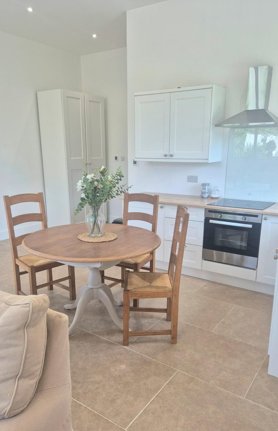 Dining area, kitchen