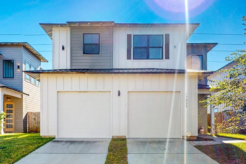 Gorgeous family home plenty of space family-friendly & close to everything House in Perdido Key
