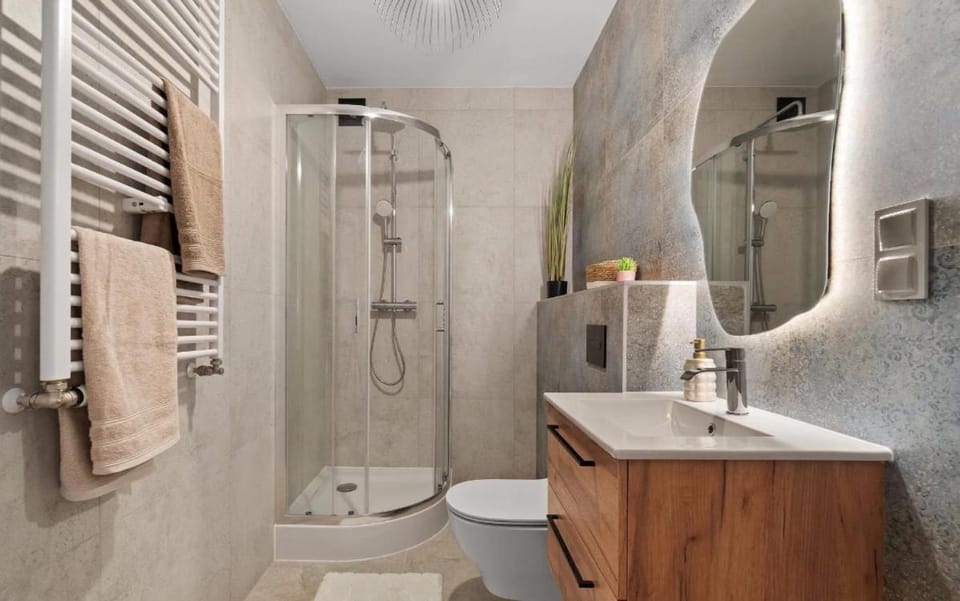 Shower, Bathroom, towels