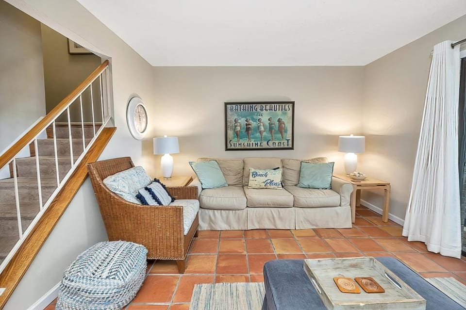 St Simons Island 2BR Condo, Pet-Friendly Townhouse Near Beach, Pool & Pier Village House in Saint Simons Island