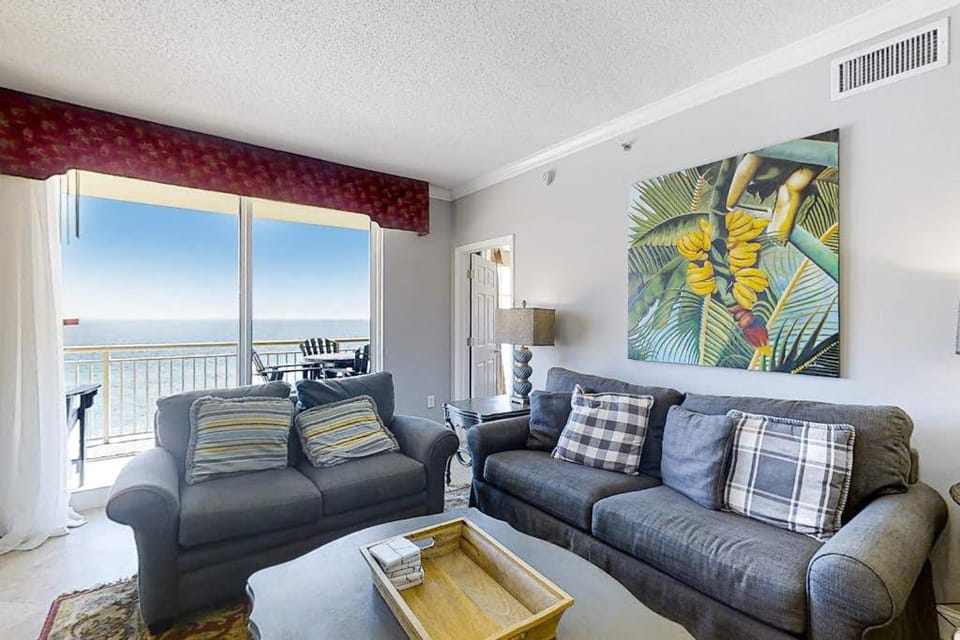 Fifth-Floor Gulf-Front Condo with Balcony Beach Access & Shared Pools Hot Tub House in Perdido Key