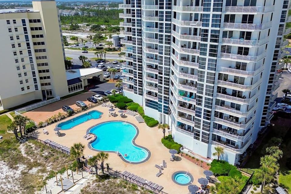 Gulf-front condo with amazing views pools beach access & gym House in Perdido Key