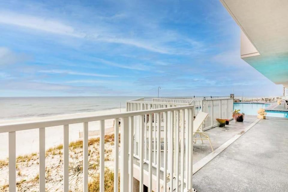 Inviting Gulf-front condo In Perdido Key with waterfront pool hot tub and oceanfront balcony House in Perdido Key