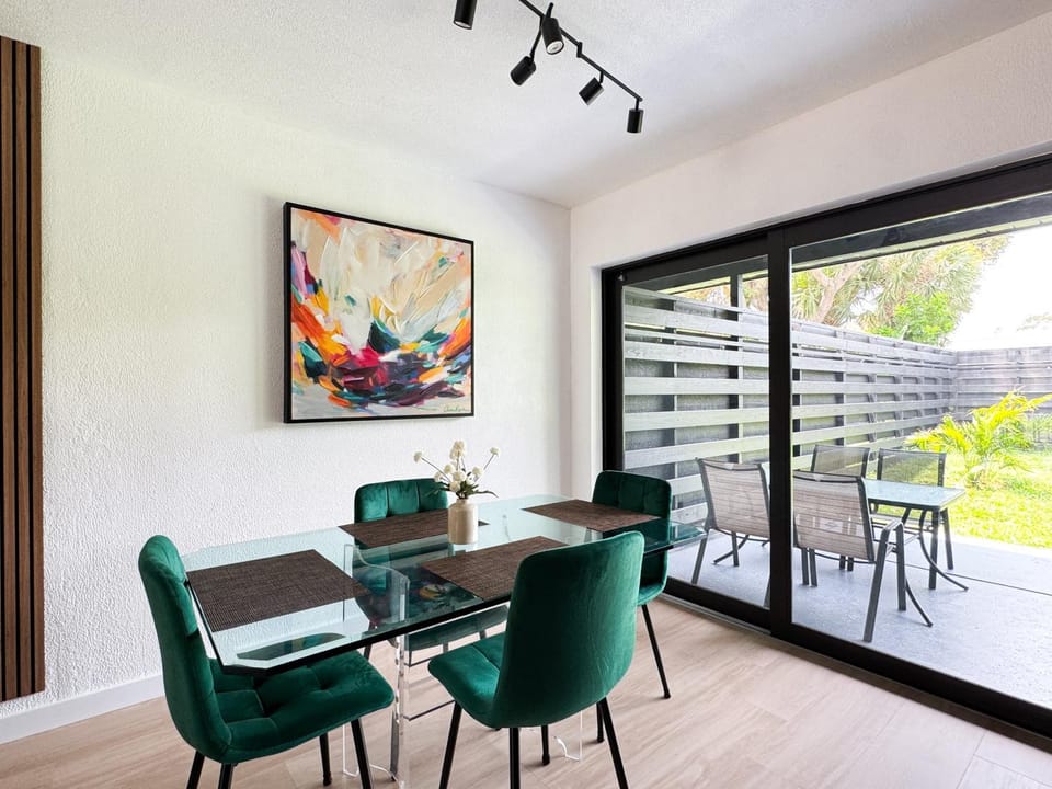 Patio, View (from property/room), Balcony/Terrace, Dining area