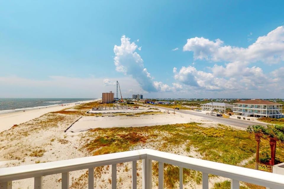 Inviting Gulf-front condo In Perdido Key with waterfront pool hot tub and oceanfront balcony House in Perdido Key
