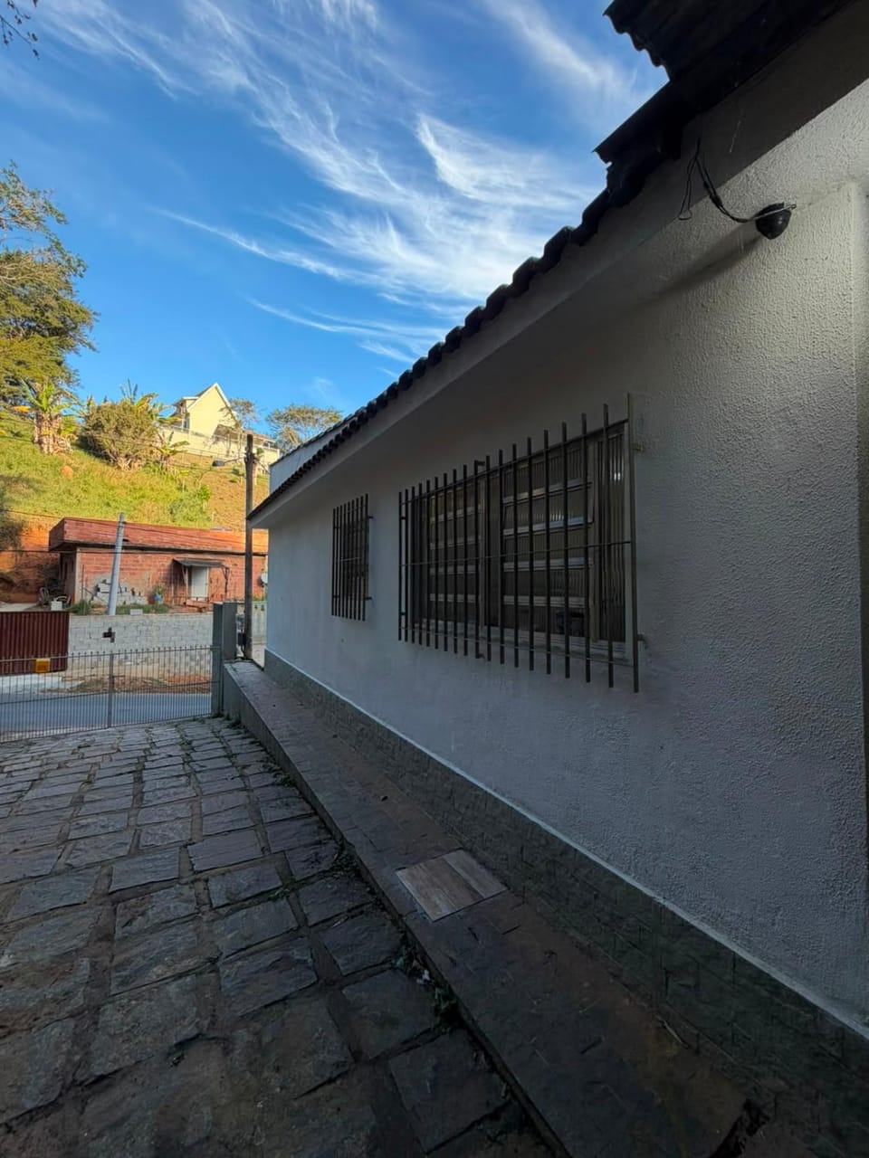 Casa ampla com quintal independente e 2 quartos House in Miguel Pereira