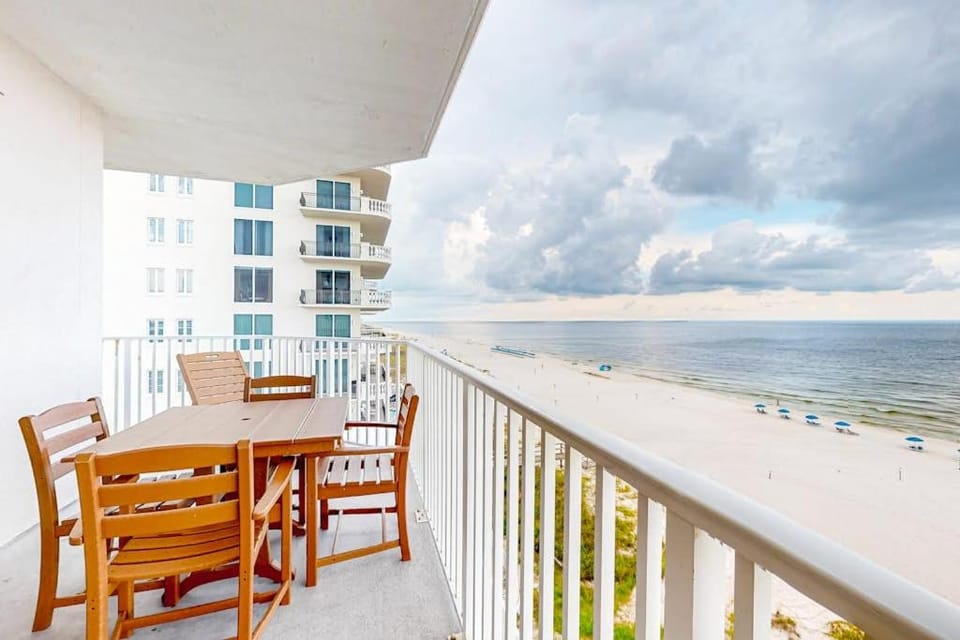 Inviting Gulf-front condo In Perdido Key with waterfront pool hot tub and oceanfront balcony House in Perdido Key