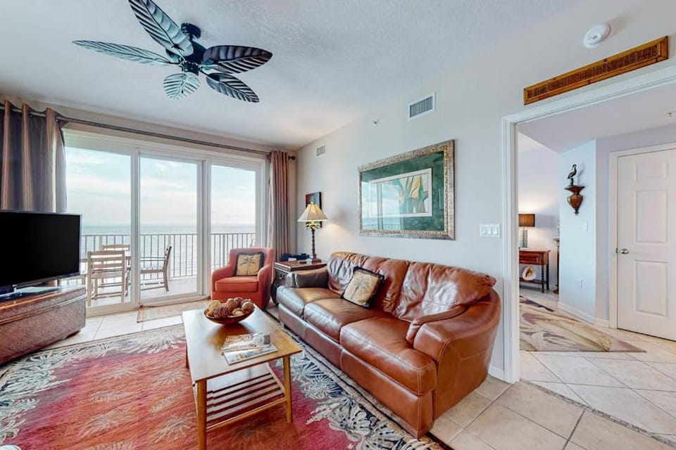 Inviting Gulf-front condo In Perdido Key with waterfront pool hot tub and oceanfront balcony House in Perdido Key