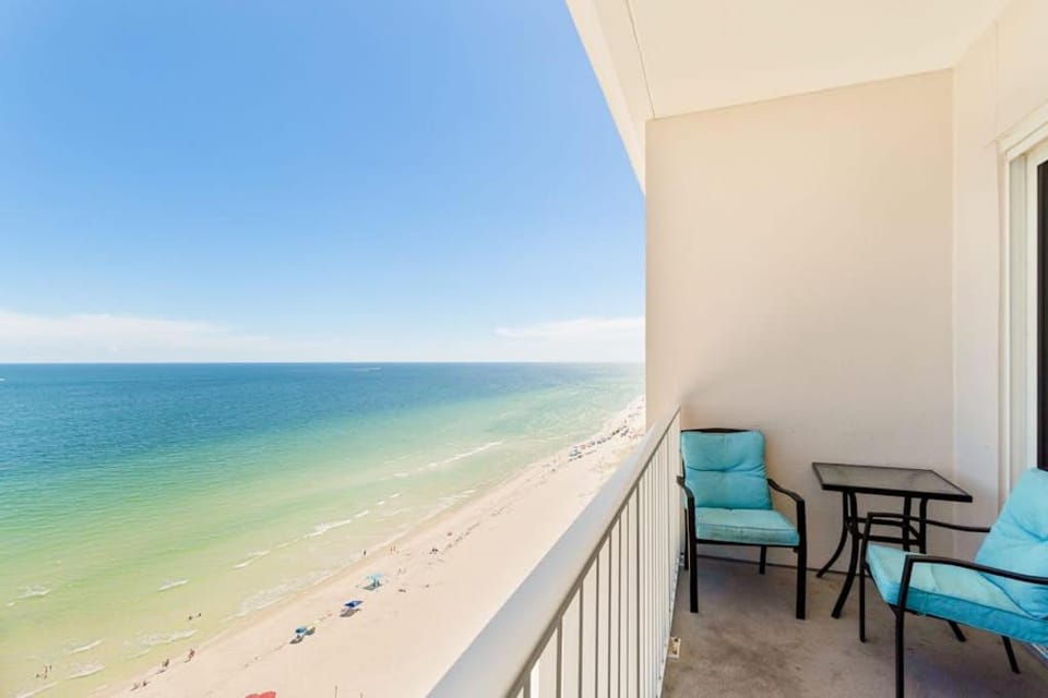 Inviting Gulf-front condo In Perdido Key with waterfront pool hot tub and oceanfront balcony Apartment in Perdido Key