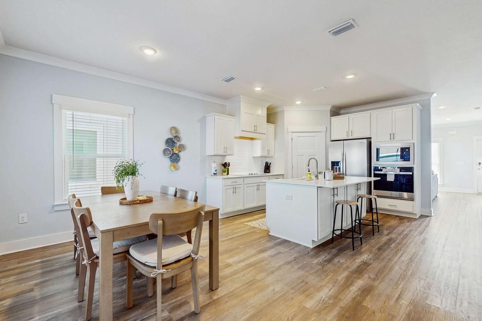 Nautical home downtown close to shopping restaurants and beaches House in Pensacola