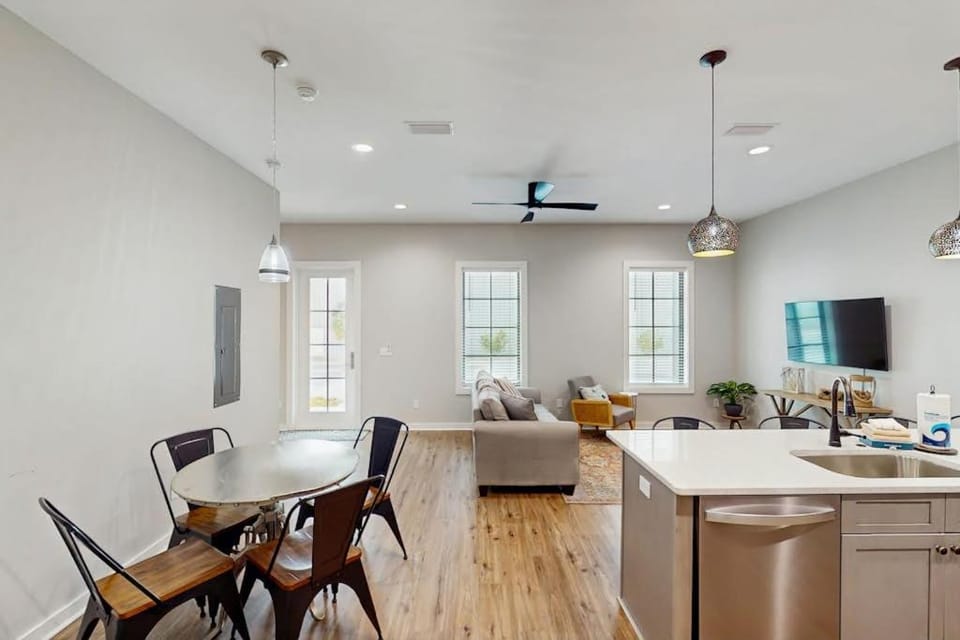 Dog-friendly bay view duplex with full kitchen washer&dryer & central AC House in Port Saint Joe