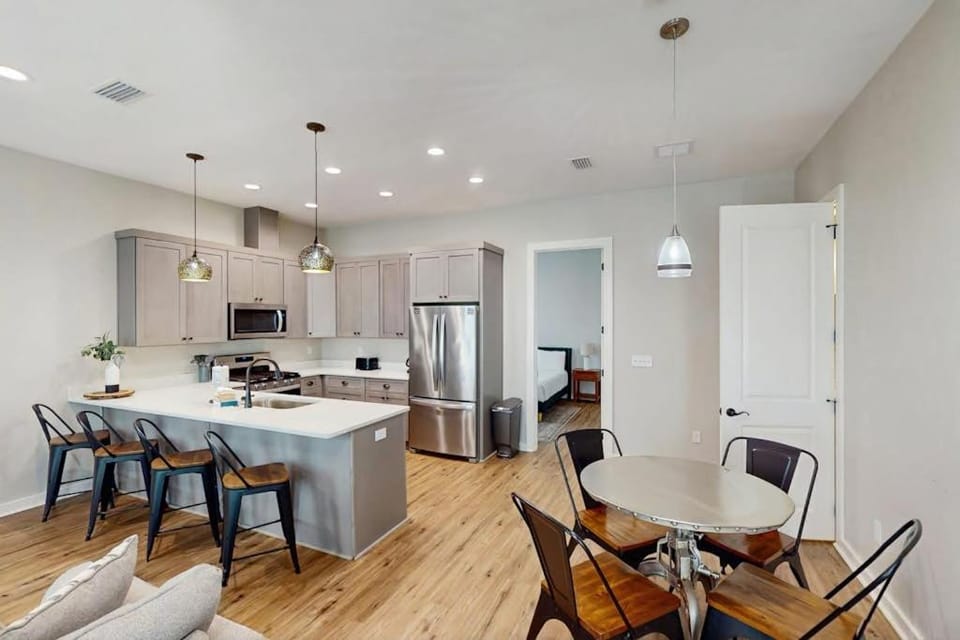 Dog-friendly bay view duplex with full kitchen washer&dryer & central AC House in Port Saint Joe