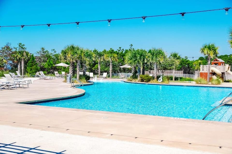 Windmark home with mother-in-law suite pool access washer&dryer and AC House in Florida