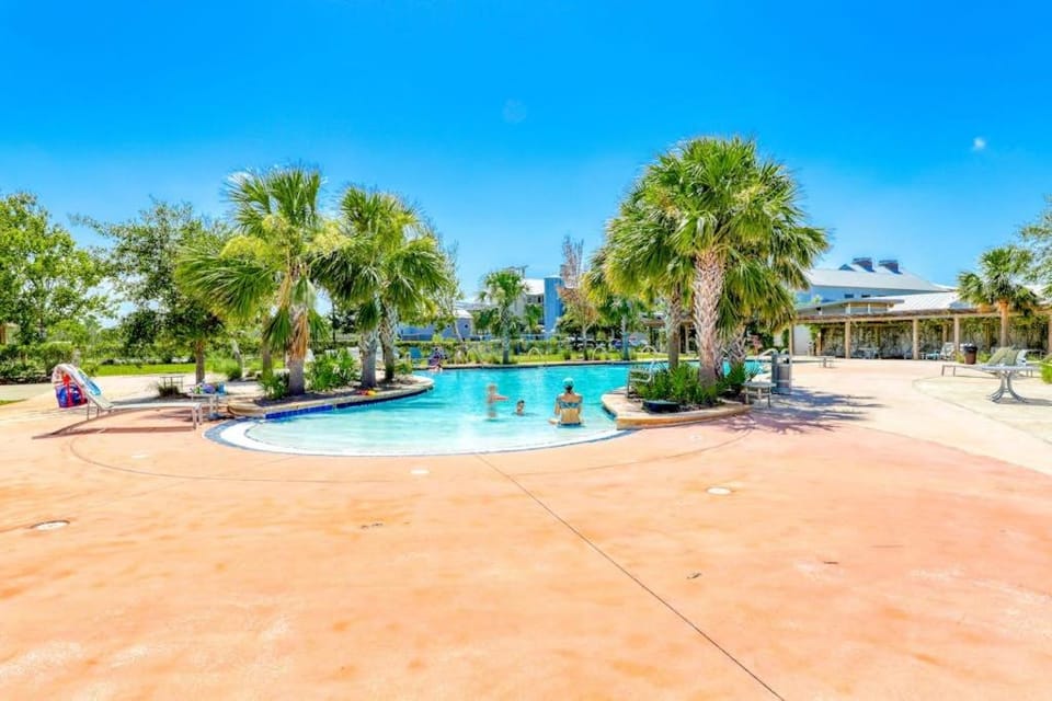 Charming coastal home with shared pool beach access and spacious living area House in Florida