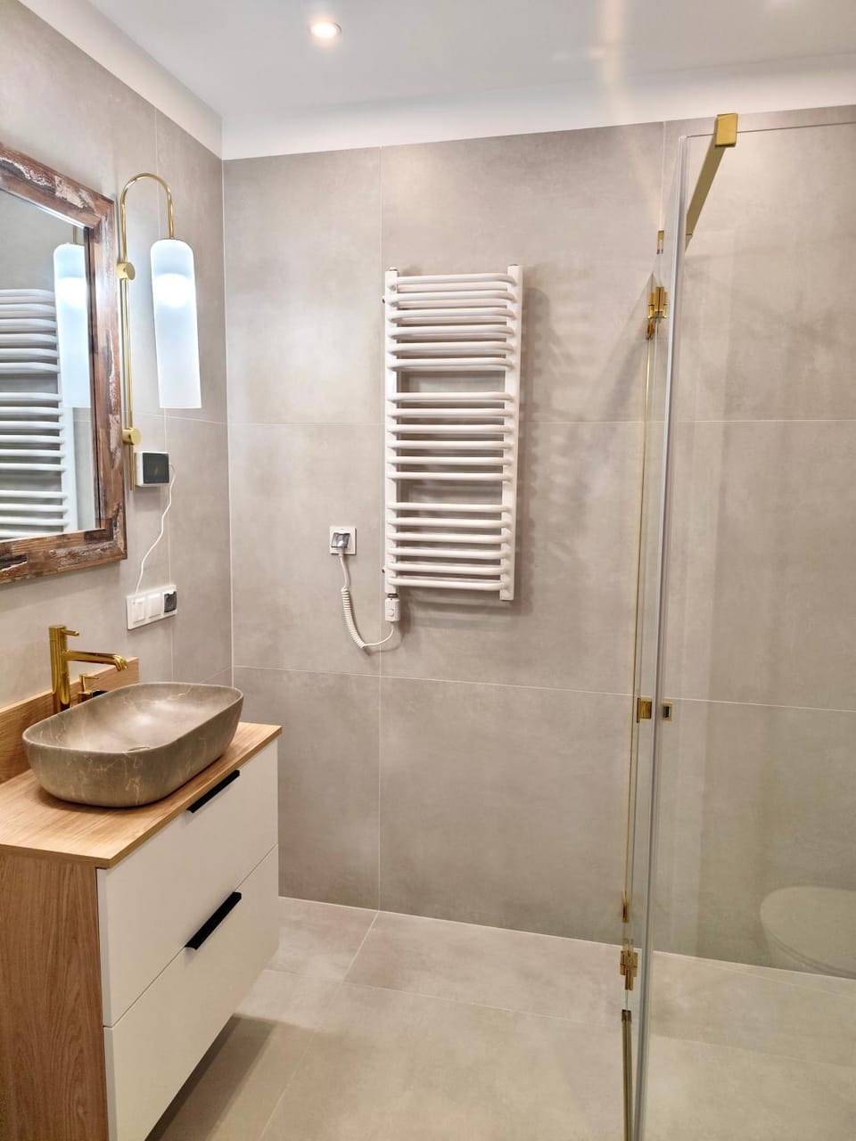 Shower, Bathroom, towels