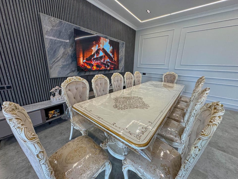 Living room, Seating area, Dining area