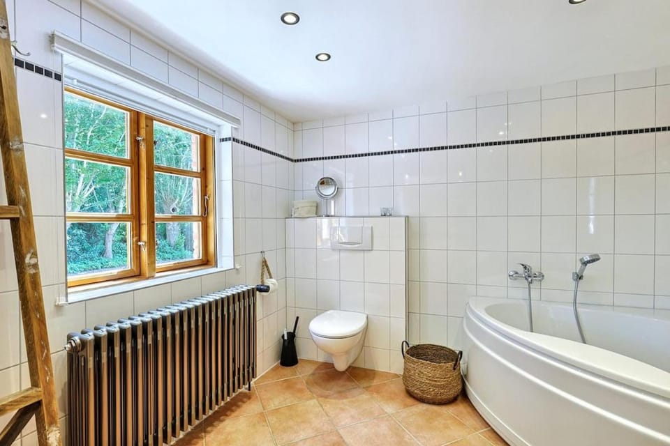 Shower, Toilet, Bathroom, Bath