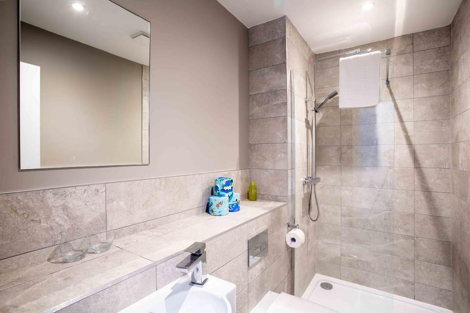 Shower, Toilet, Bathroom
