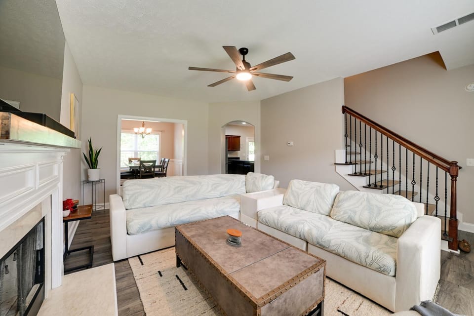 8 Mi to Fort Campbell! Family Home w/ Patio & Yard House in Clarksville