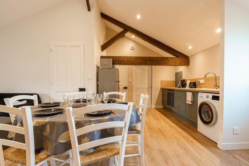 Agréable appartement dans une ferme en pierre Apartment in Auvergne-Rhône-Alpes