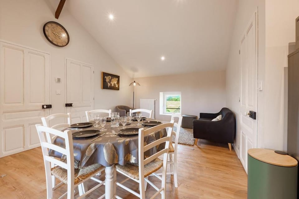 Agréable appartement dans une ferme en pierre Apartment in Auvergne-Rhône-Alpes