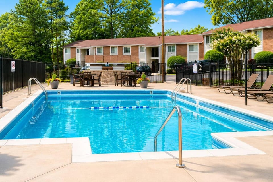 Stylish 2BR Retreat Close to UAB & Hospitals Apartment in Homewood