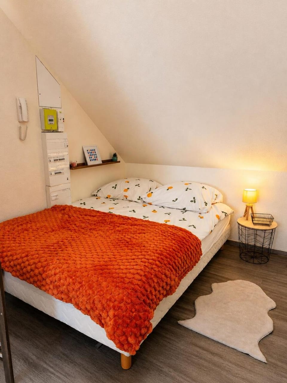 Bed, Photo of the whole room