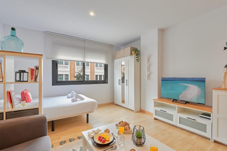 Bed, Living room