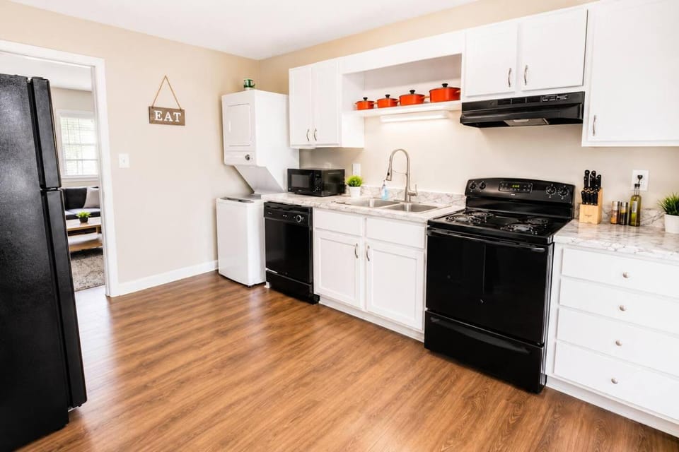 Cityside Escape Minutes From UAB + Hospitals Apartment in Homewood