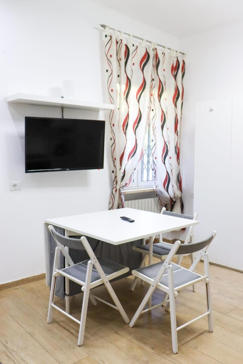 TV and multimedia, Dining area
