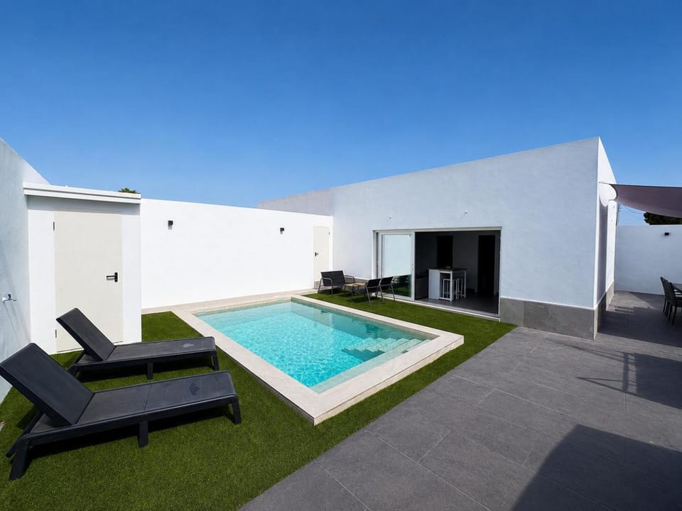 Patio, Balcony/Terrace, Pool view, Swimming pool, sunbed