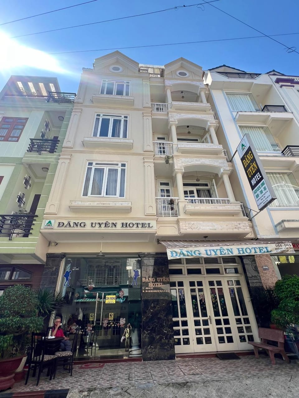 Property building, Day, Location