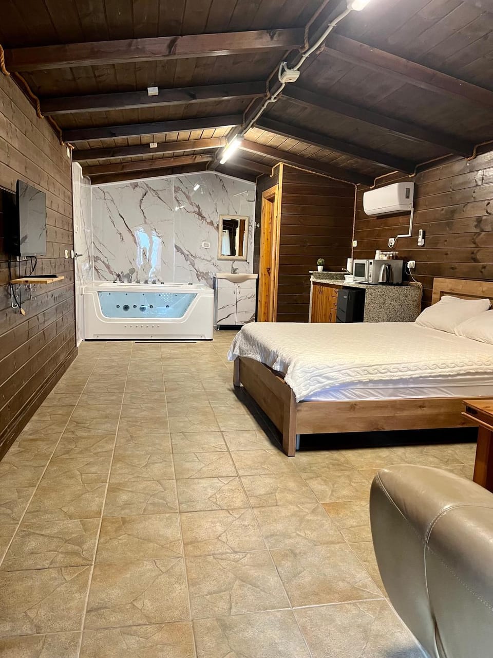 Photo of the whole room