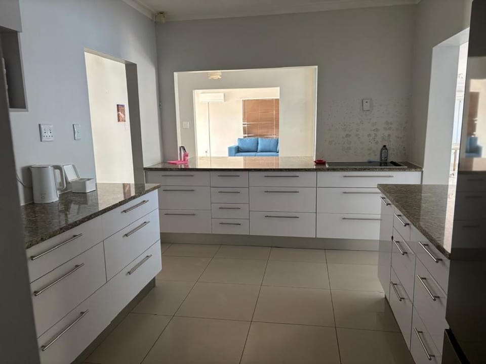 Kitchen or kitchenette, Kitchen or kitchenette, stove